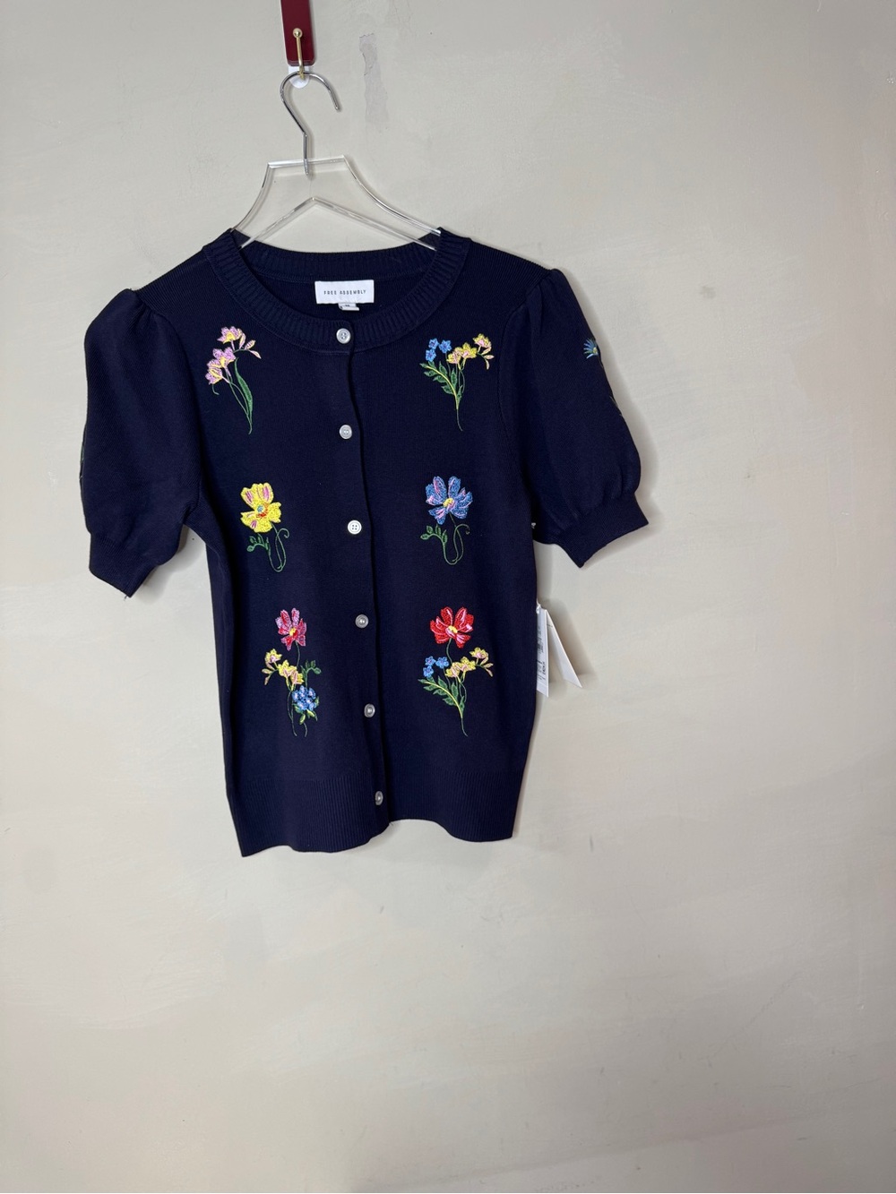 Free Assembly Embroidered Floral Puff Sleeve Cardigan Sweater Navy XS NWT - Picture 3 of 10